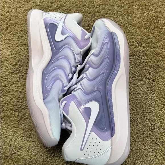 Nike Men's Purple and White Athletic Shoes - Picture 5 of 8